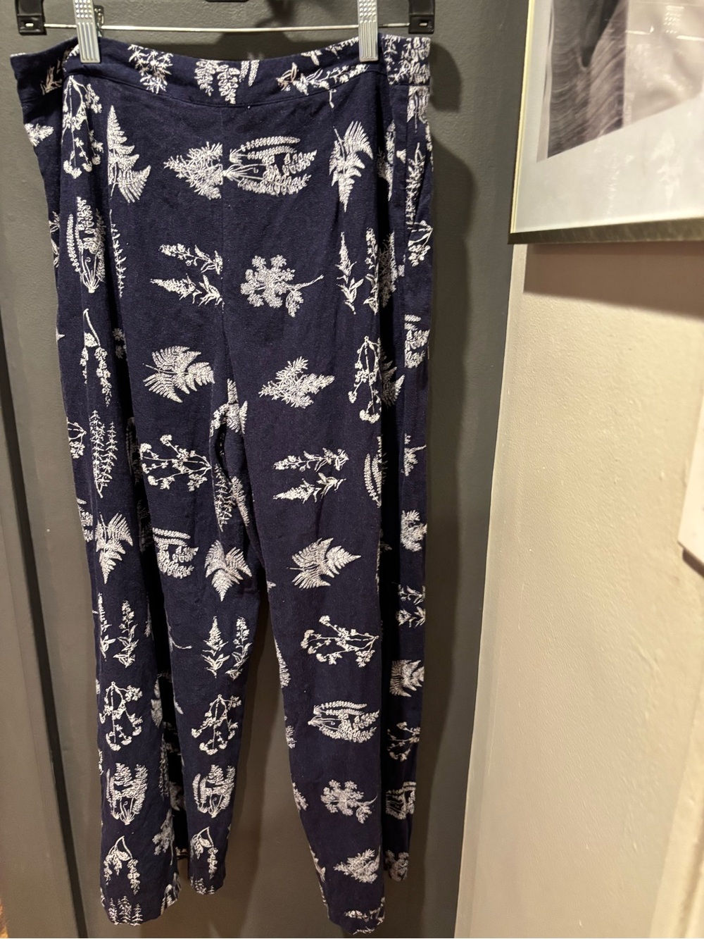 Tuckernuck Navy Blue and White Botanical Print Pants